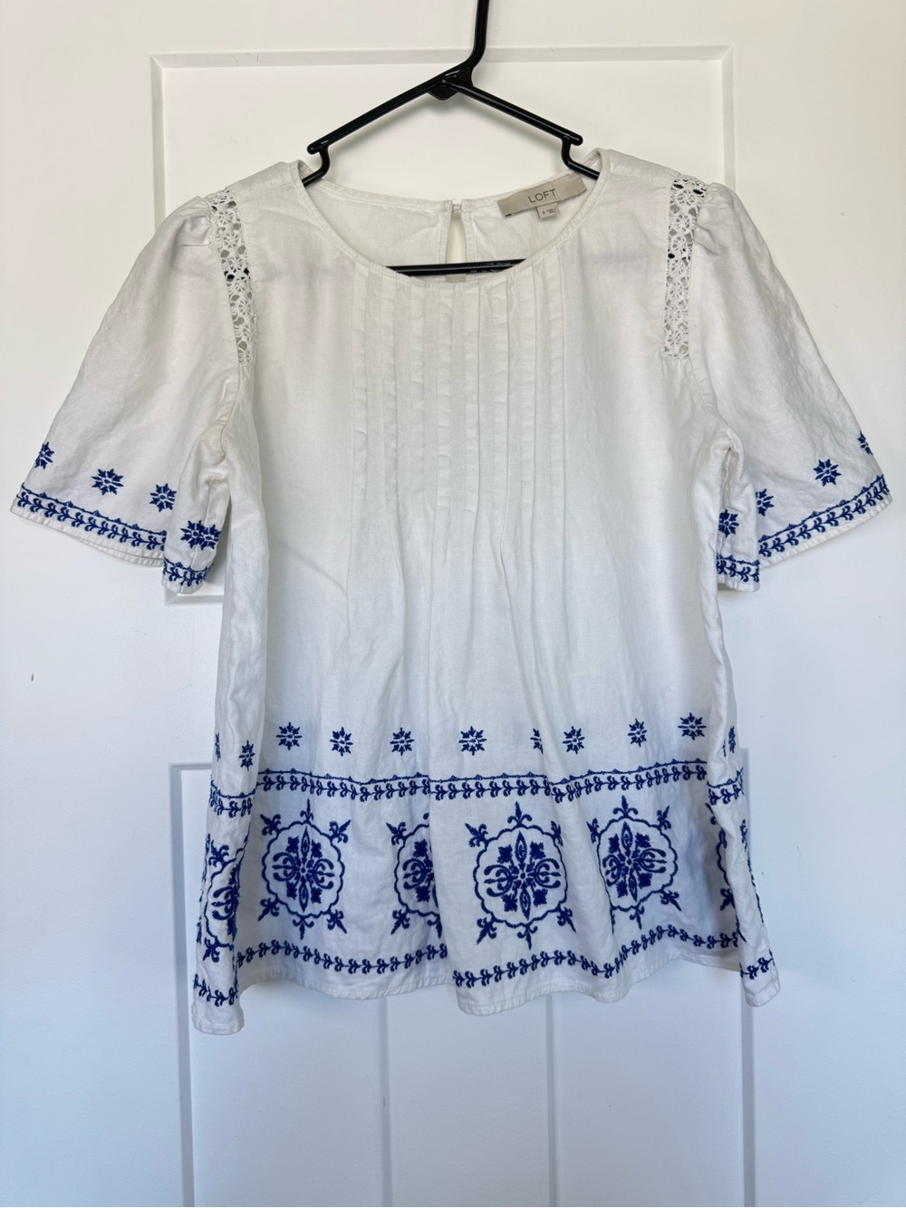 LOFT White Short Sleeve Embroidered Peasant Top with Blue Trim